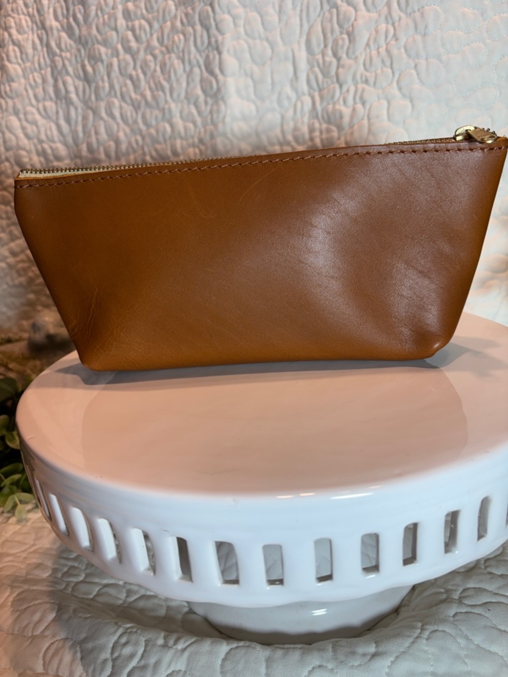 Portland Leather Cognac Brown Leather Cosmetic Bag. - Picture 2 of 8